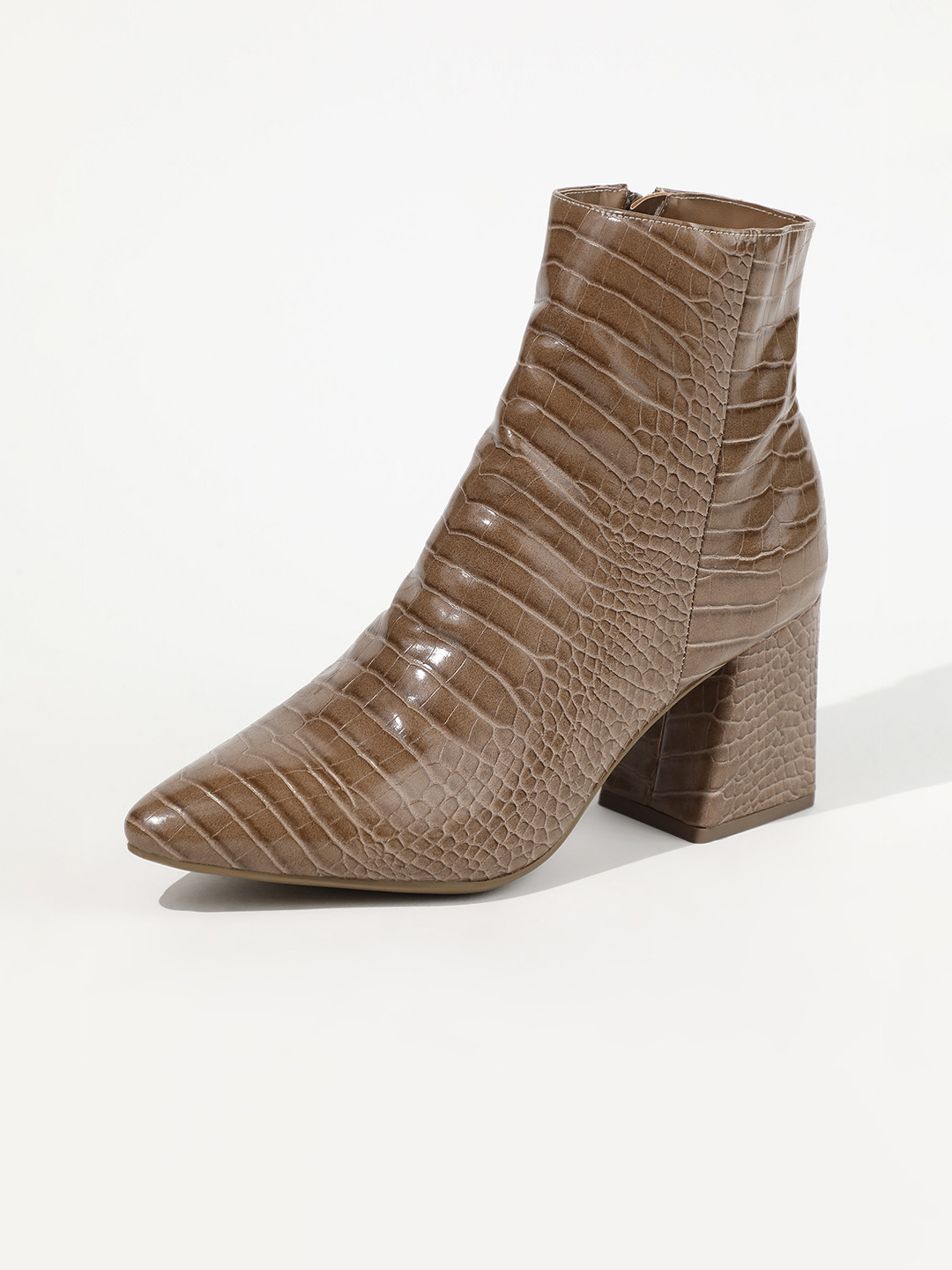 LULU & SKY Women Leather Textured Pointed Toe Chelsea Boots