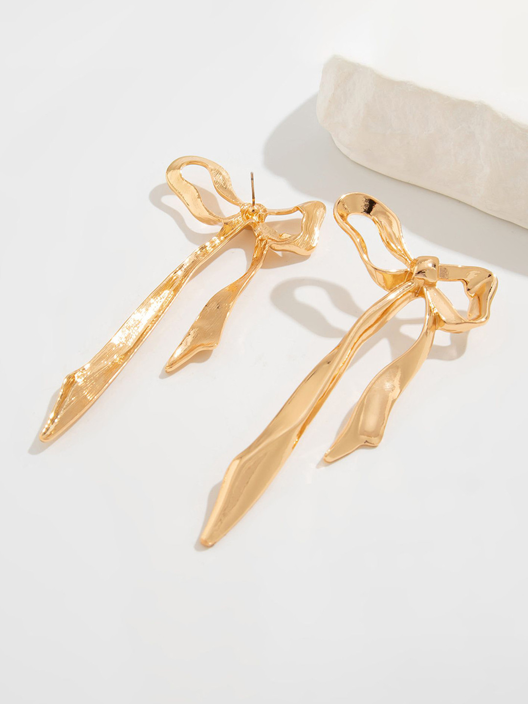 LULU & SKY Contemporary Studs Earrings