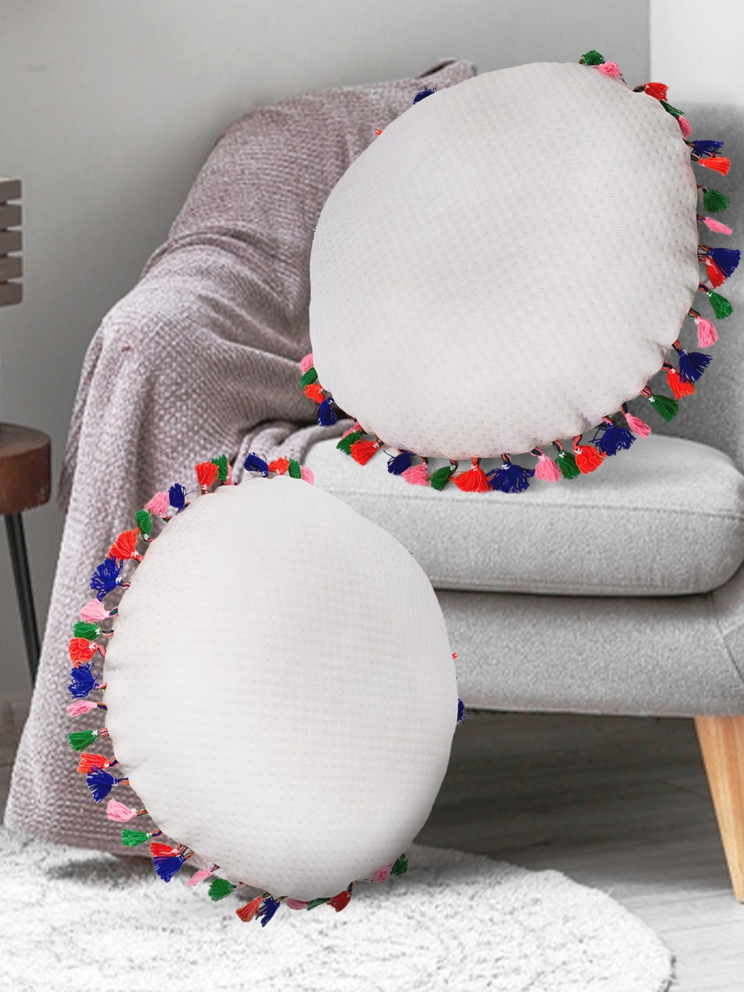 SH Creation and Handlooms 2-Pcs White & Green Self-Designed Pre-FilledCushions