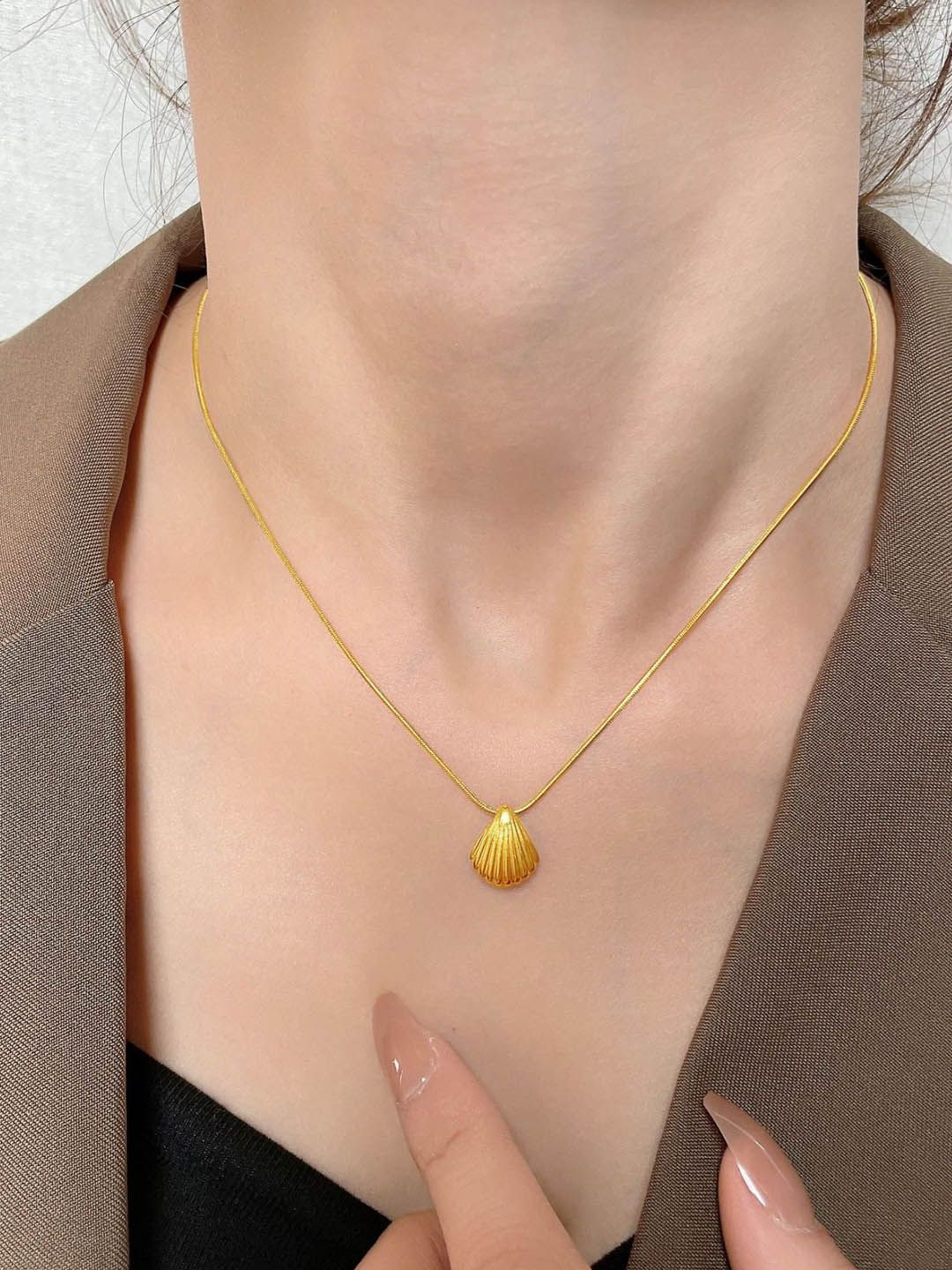 StyleCast Gold-Toned Textured Pendent With Chain