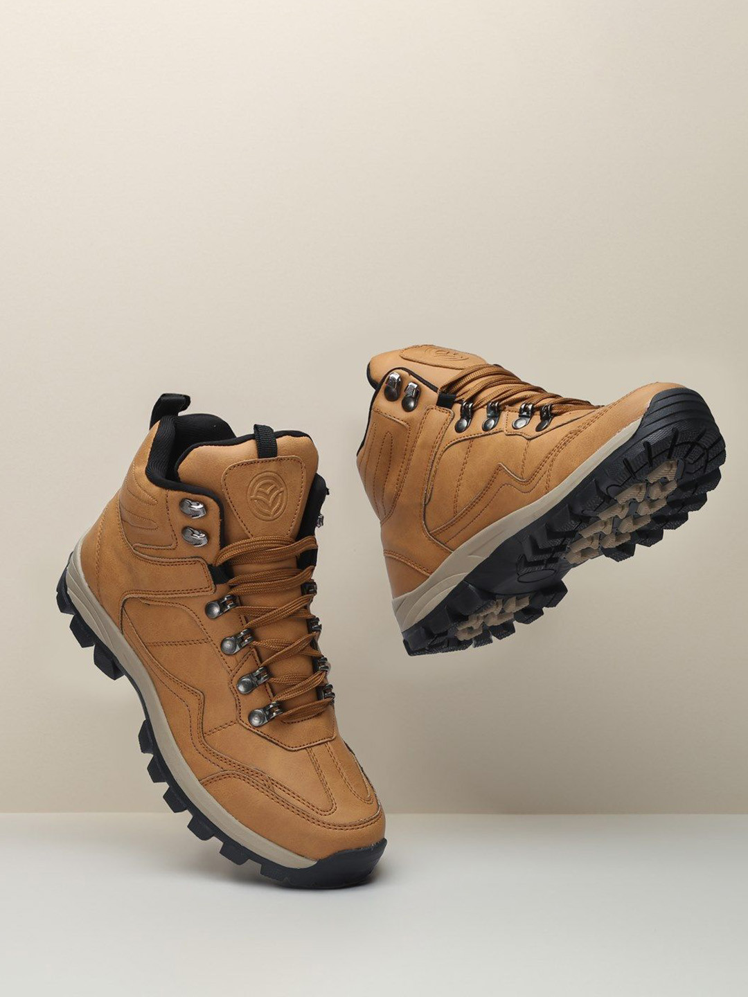 VRACHI Men Textured Casual Shoes