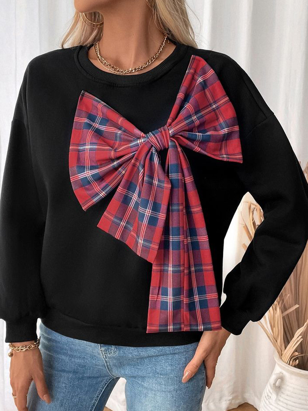 LULU & SKY Bow-knot Front Applique Sweatshirt