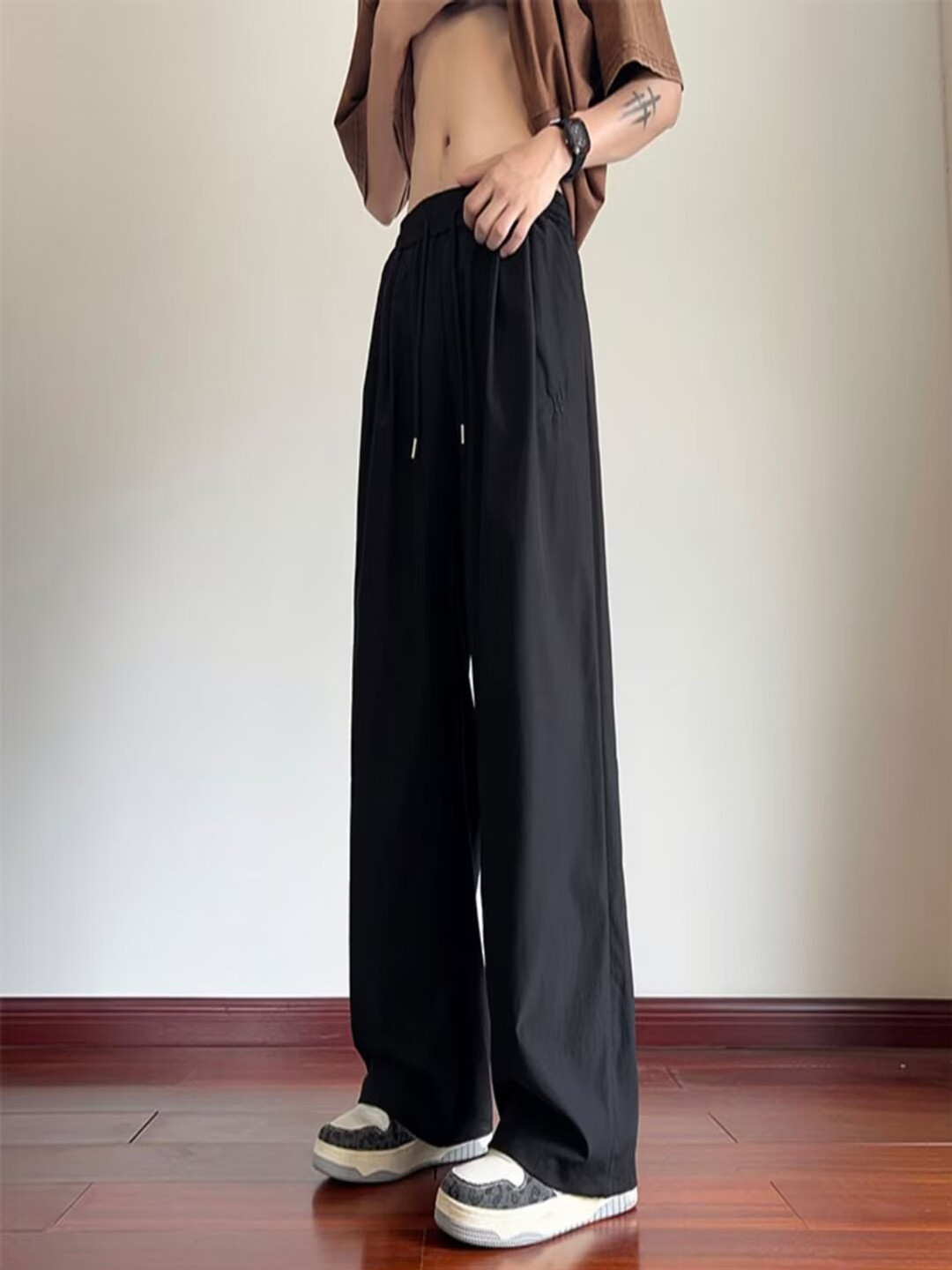 StyleCast x Revolte Men Solid Mid Rise Pleated Wide Leg Trousers