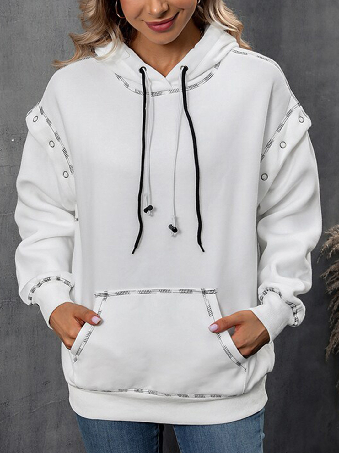 StyleCast White Hooded Long Sleeves Pullover