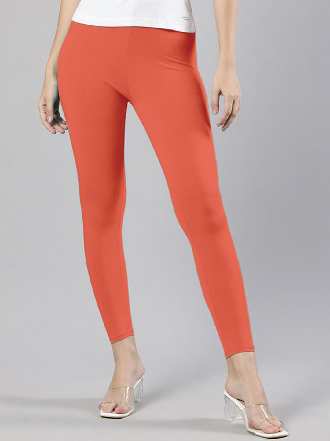 Femmora Mid-Rise Ankle-Length Leggings
