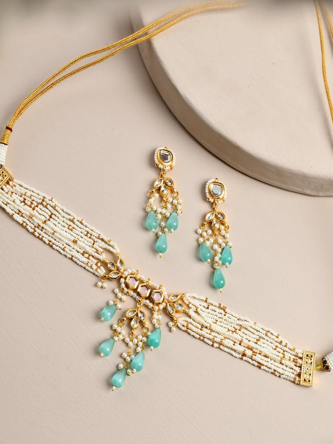 DASTOOR Gold-Plated Kundan-Studded & Beaded Designer Necklace set