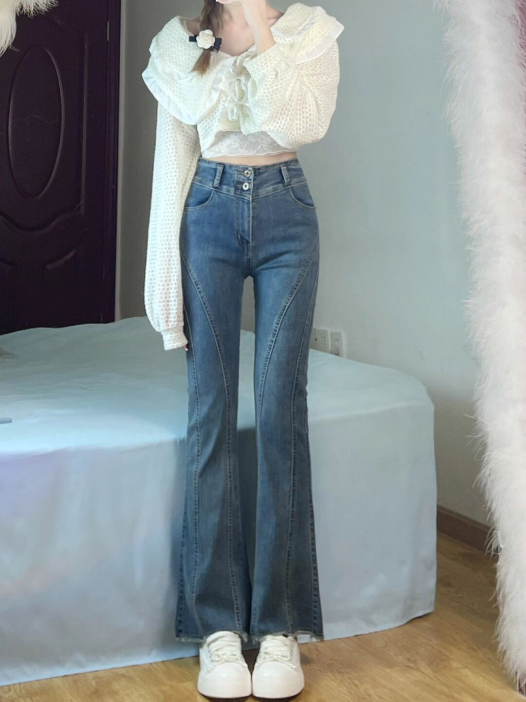 StyleCast Women straight fit High-Rise Clean Look Jeans