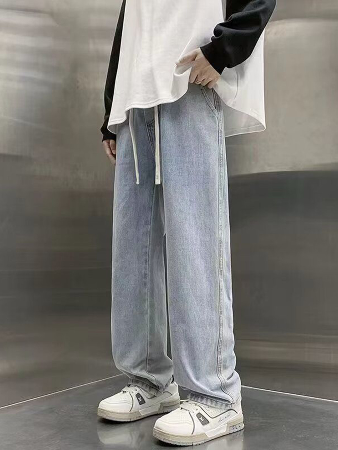 StyleCast Men Wide Leg Mid-Rise Light Jeans