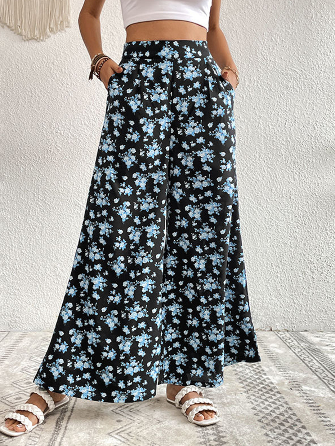 StyleCast Women Black Floral Printed Wide Leg Palazzos