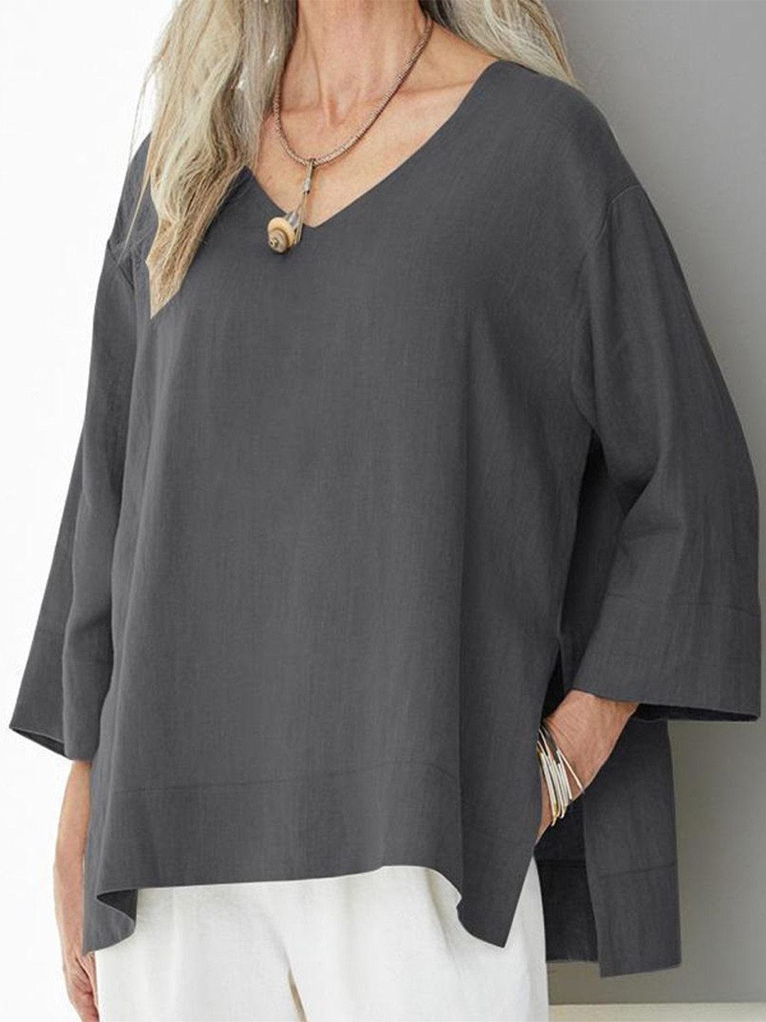 StyleCast Women Solid V-Neck Top