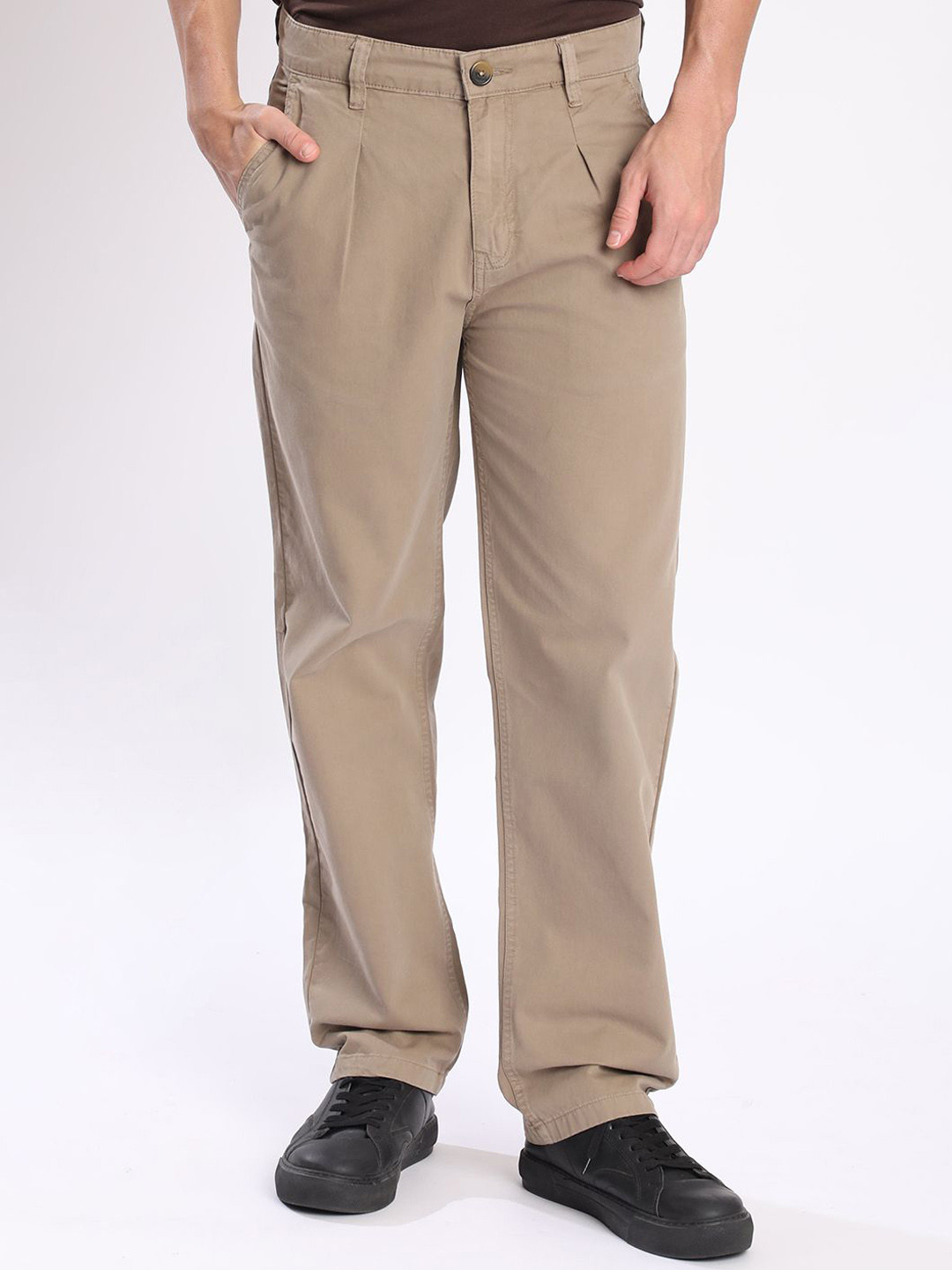 The Roadster Men Straight Fit Pleated Chinos Trousers