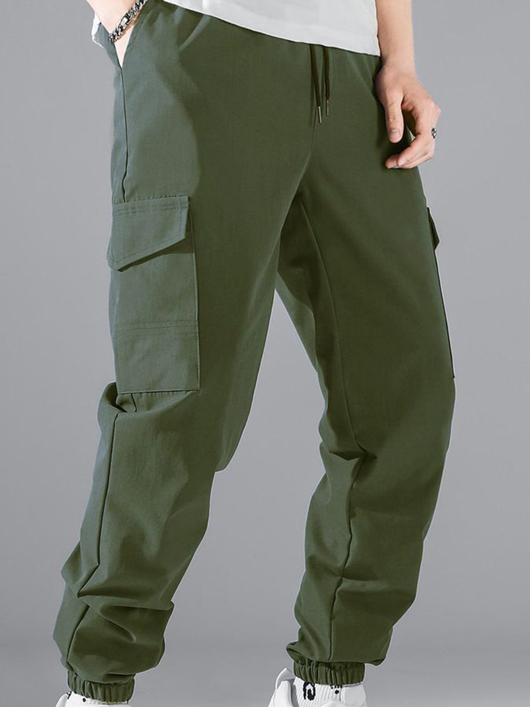 StyleCast x Revolte Men Flat-Front Regular Fit Cargos Trouser