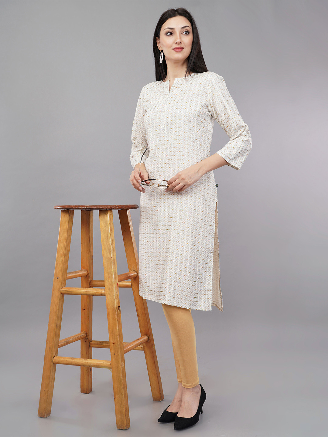 Avaasa Buy Shruthi Women Floral Printed Thread Work Floral Liva Kurta
