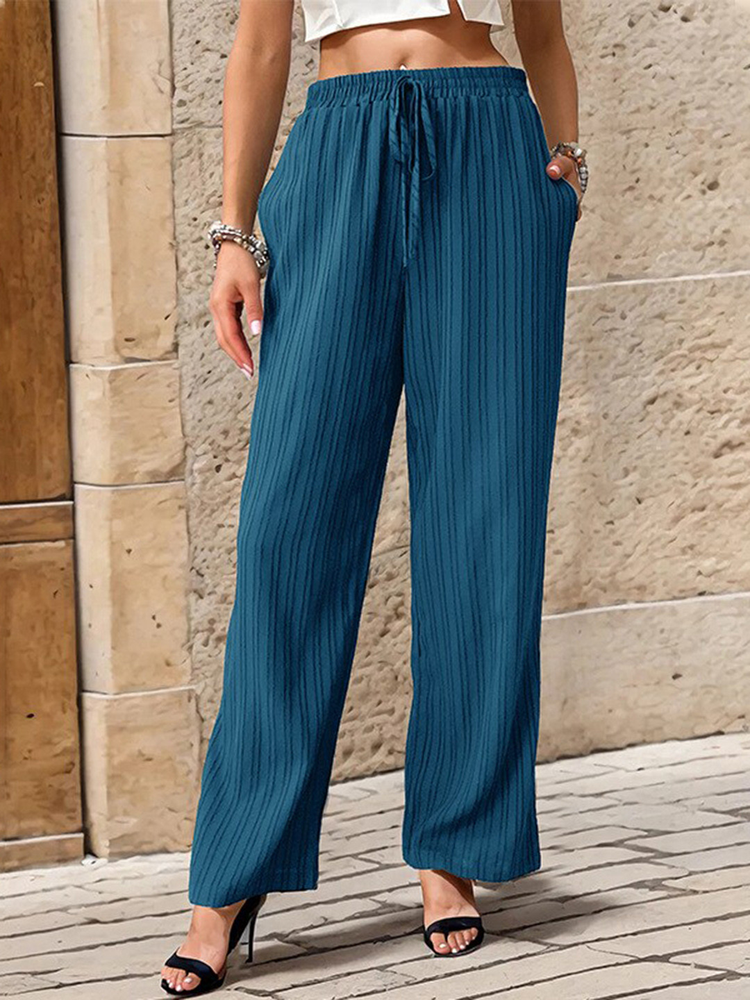 StyleCast Easy Wash Mid Rise Regular Fit Parallel Trousers