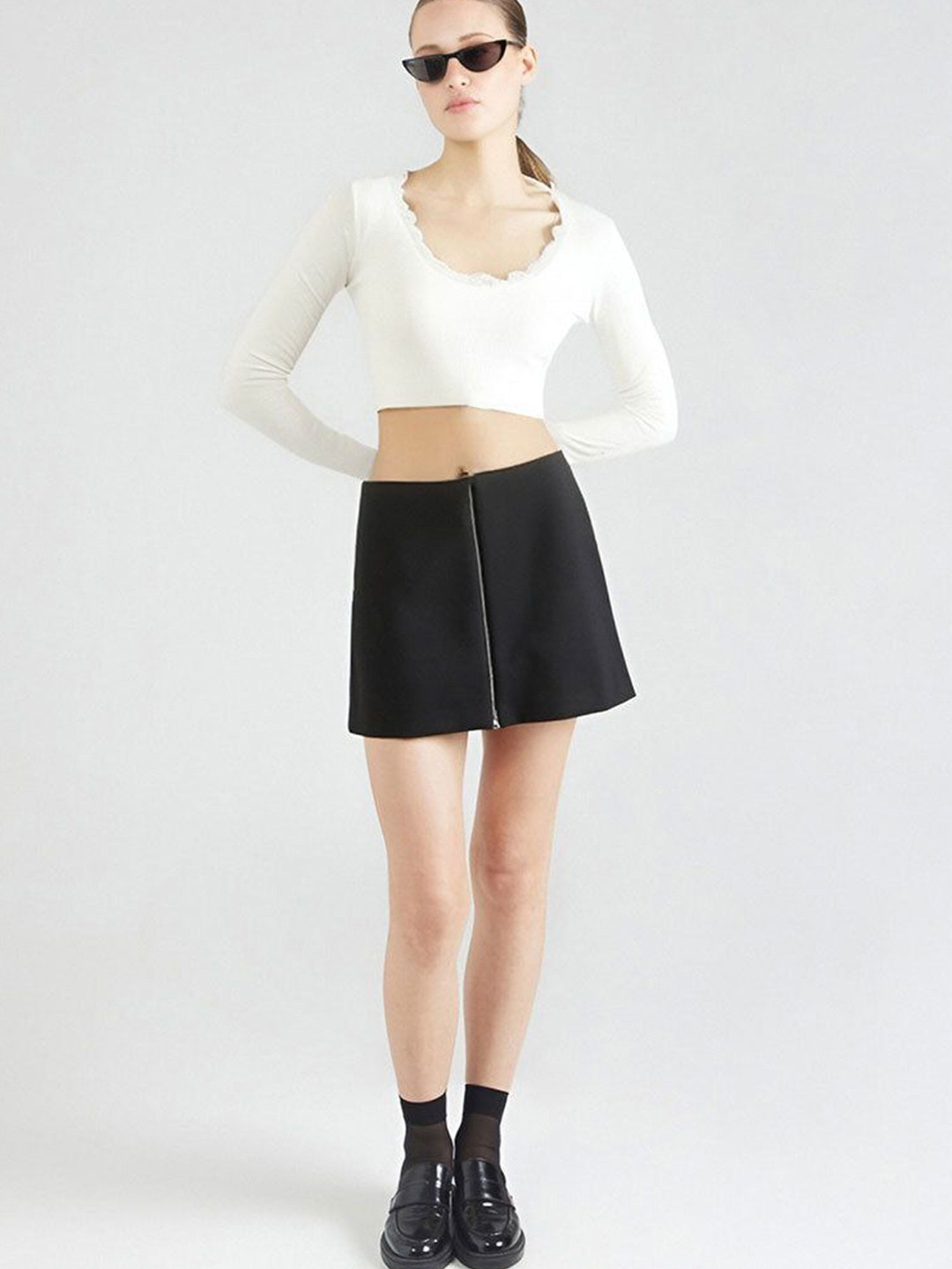 Outzidr Solid Back Less Tie Up Full Sleeves Crop Top