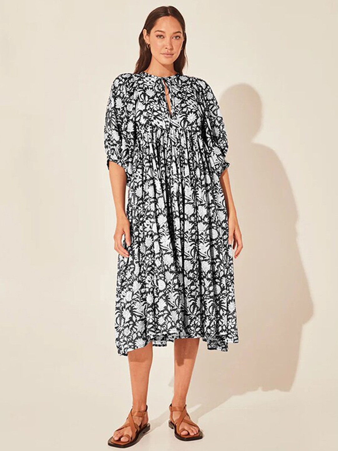 StyleCast Black & White Floral Print Tie-Up Neck Layered Fit & Flare Midi Dress