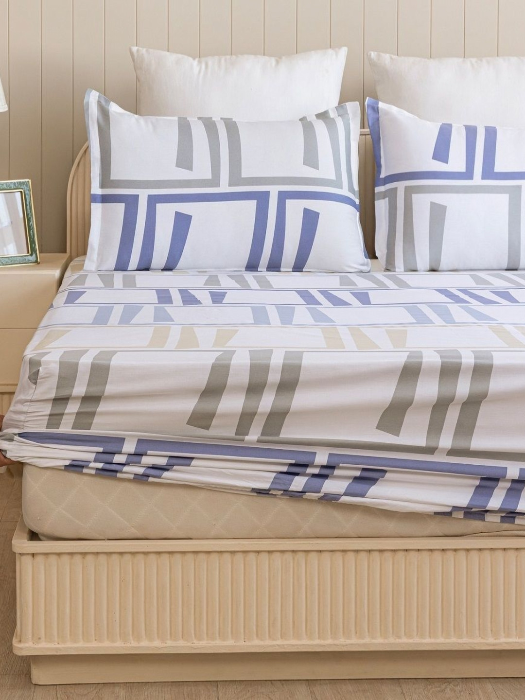 HOMEMONDE Modern Maze White Printed Cotton 210TC Queen Fitted Bedsheet Set 1.98m x 1.82m