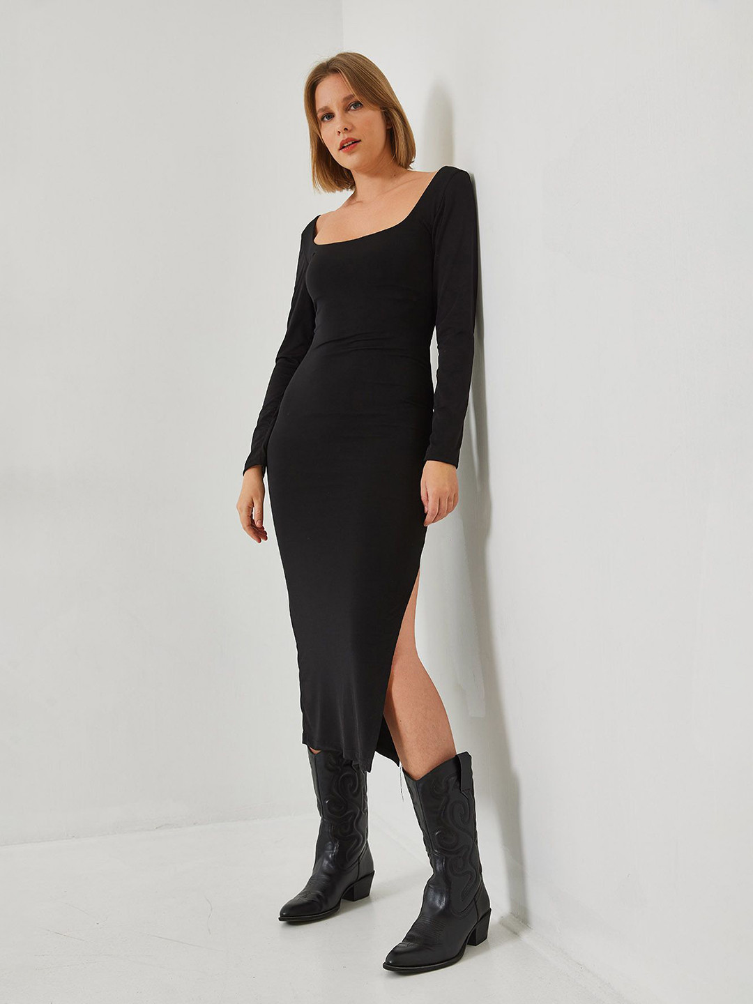 BIANCO LUCCI Square Neck Bodycon Midi Dress