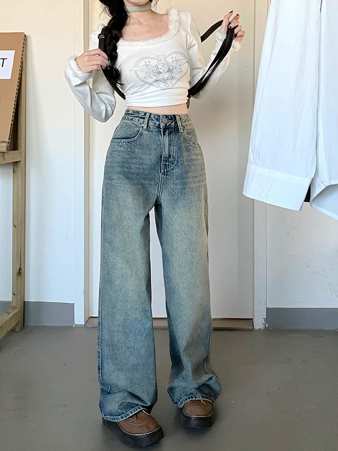 LULU & SKY Women Wide Leg Low-Rise Clean Look Heavy Fade Jeans