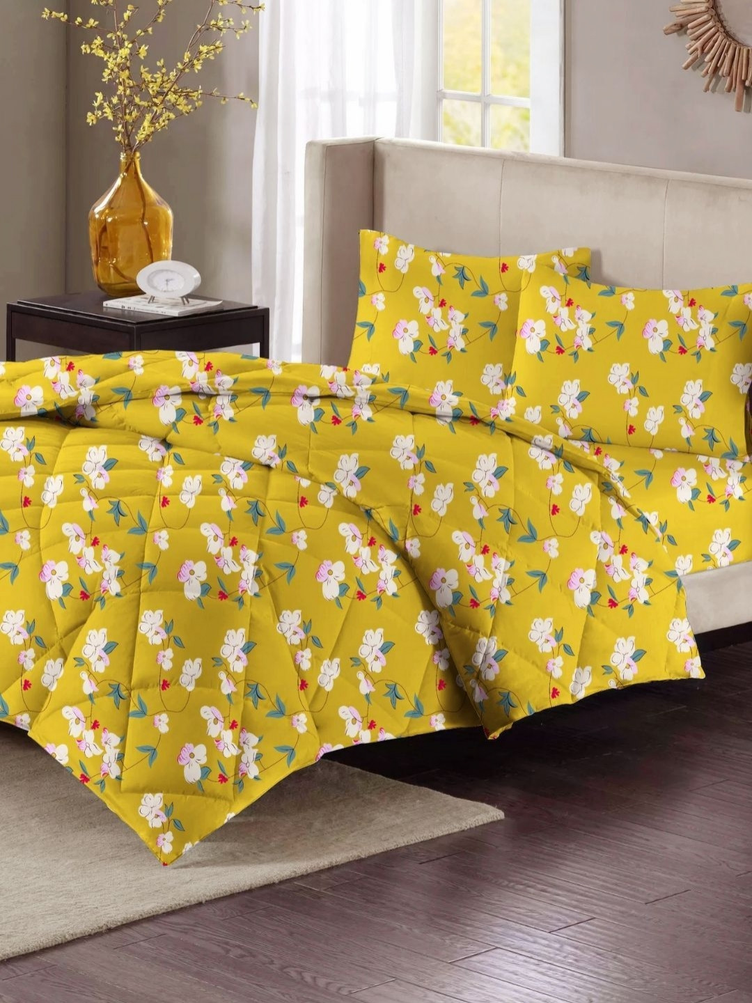 VAS COLLECTIONS Yellow & White 4 Pieces Printed Superfine Double Extra Large Bedding Set