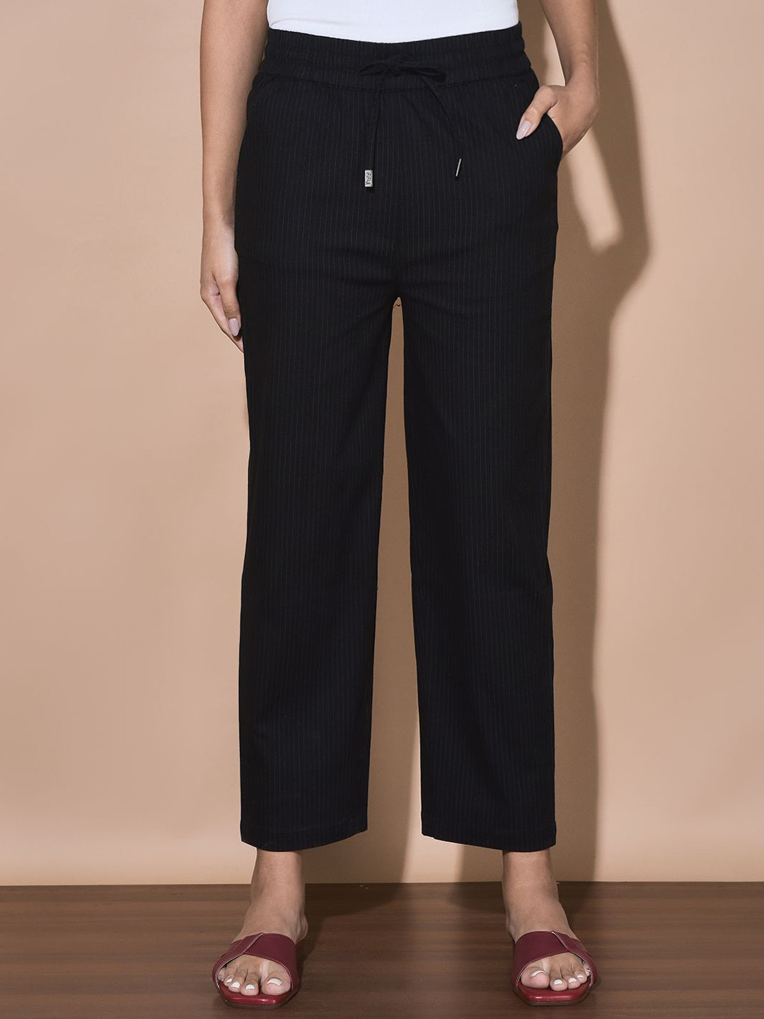 FFU Women Regular Fit Mid-Rise Cotton Classic Trousers