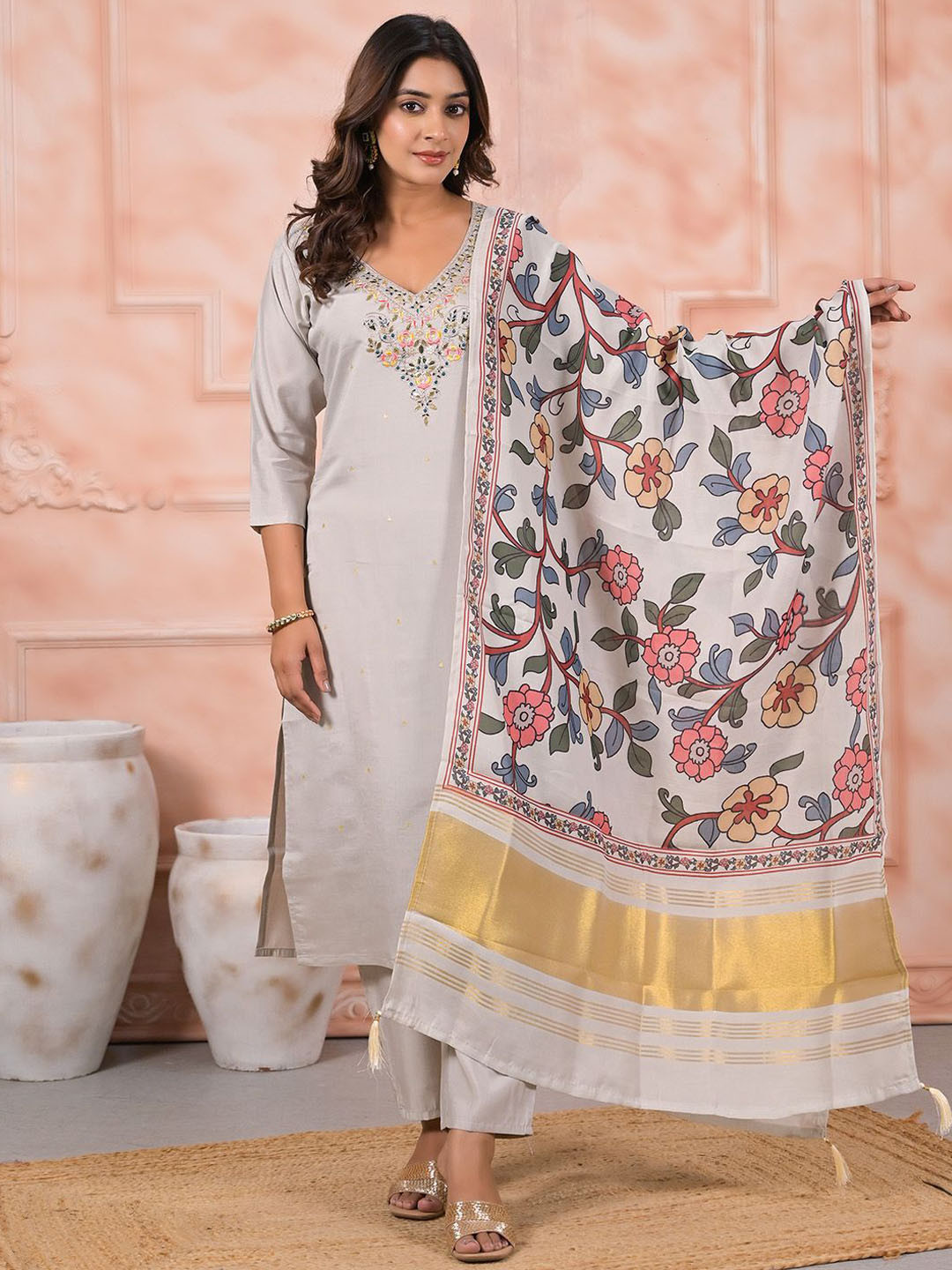 Meena Bazaar Women Floral Kurta Sets