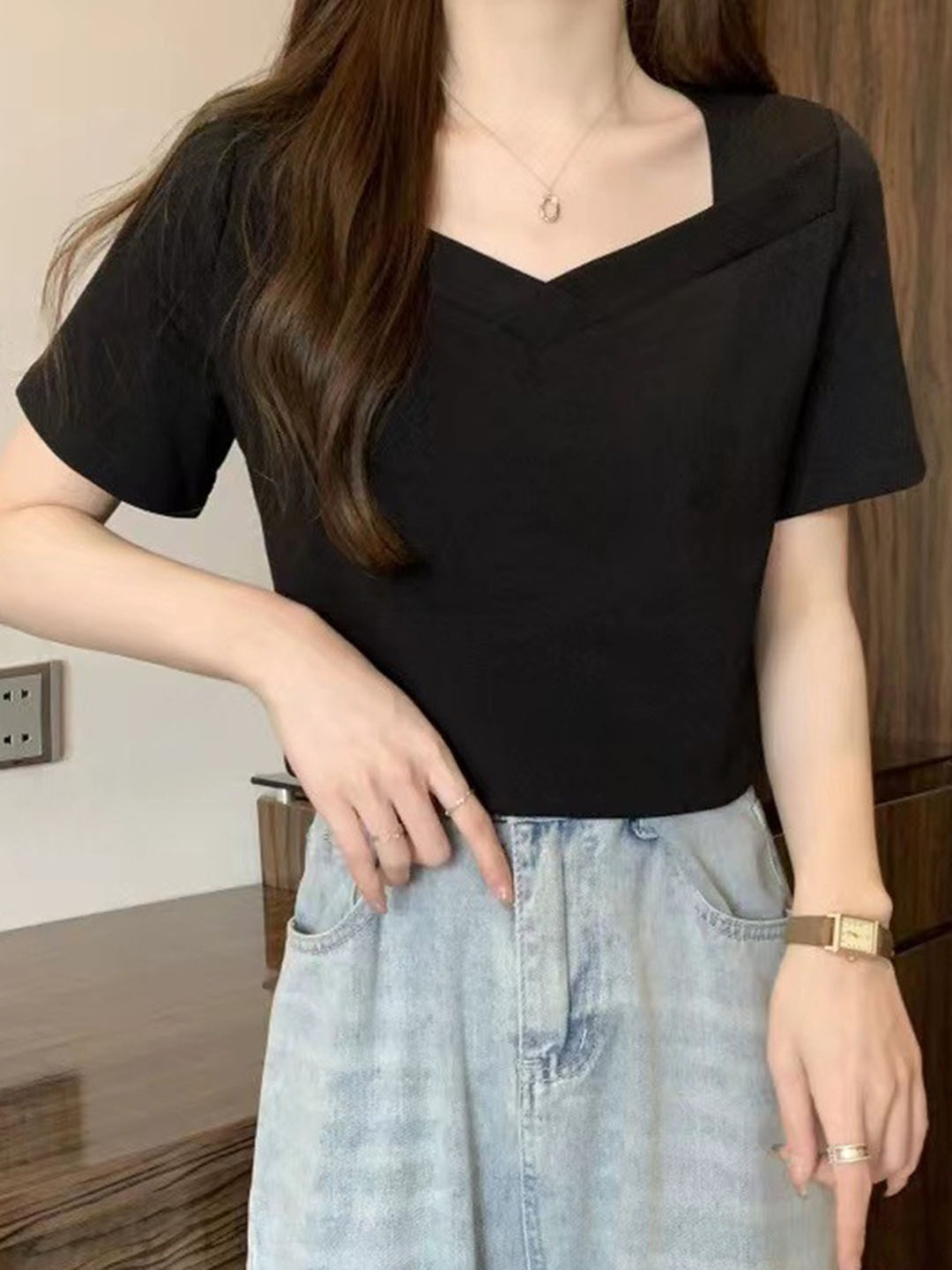 LULU & SKY Women Solid V-Neck Top