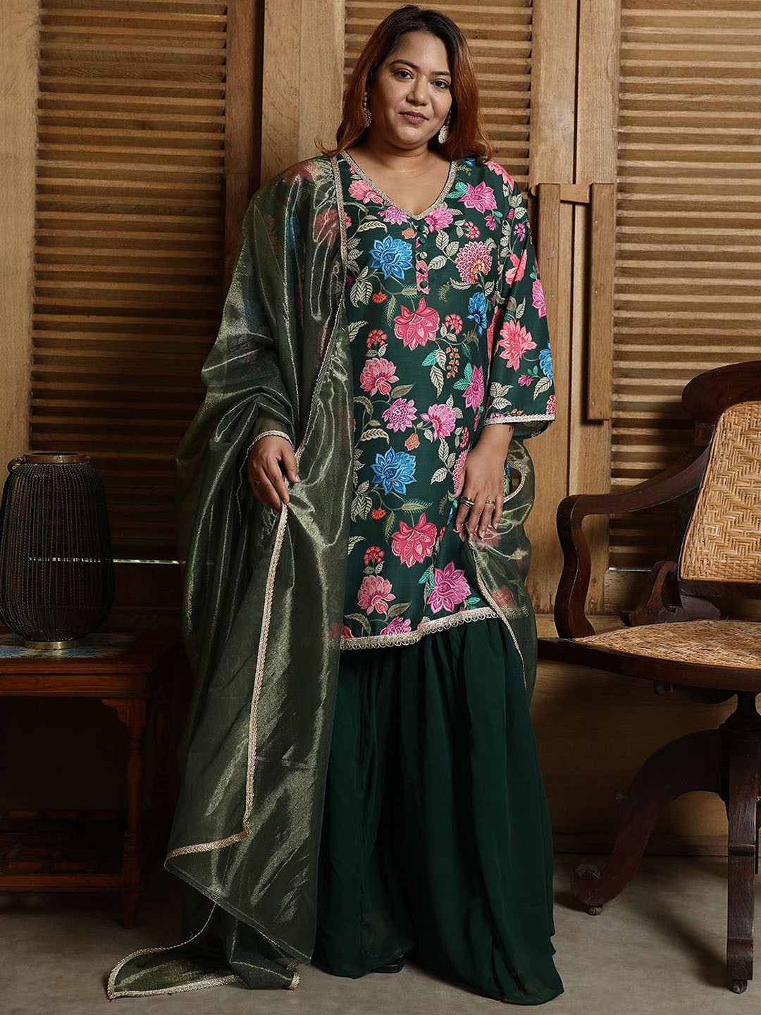 Instafab Plus Women Floral Printed Regular Kurta with Sharara
