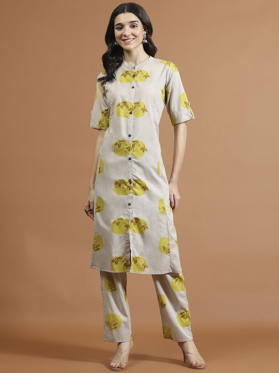 Meena Bazaar Floral Printed Mandarin Collar Rolled-Up Sleeves Straight Kurta With Trousers
