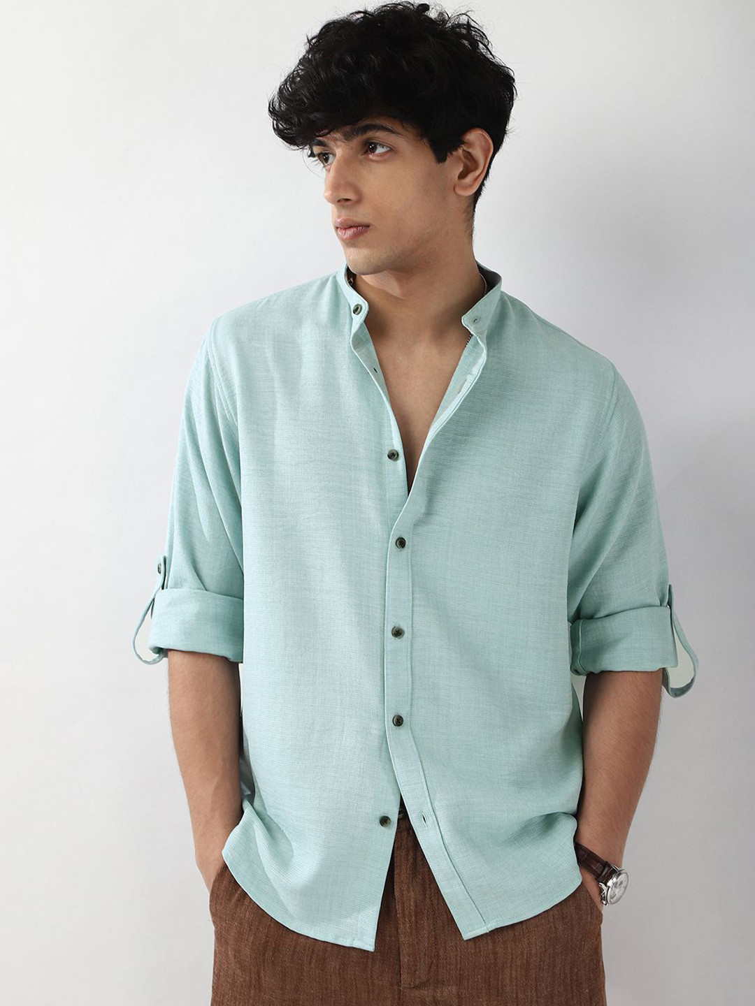 Urbano Fashion Men Light Blue Solid Linen Full Sleeve Relaxed Fit Mandarin Collar Casual Shirt