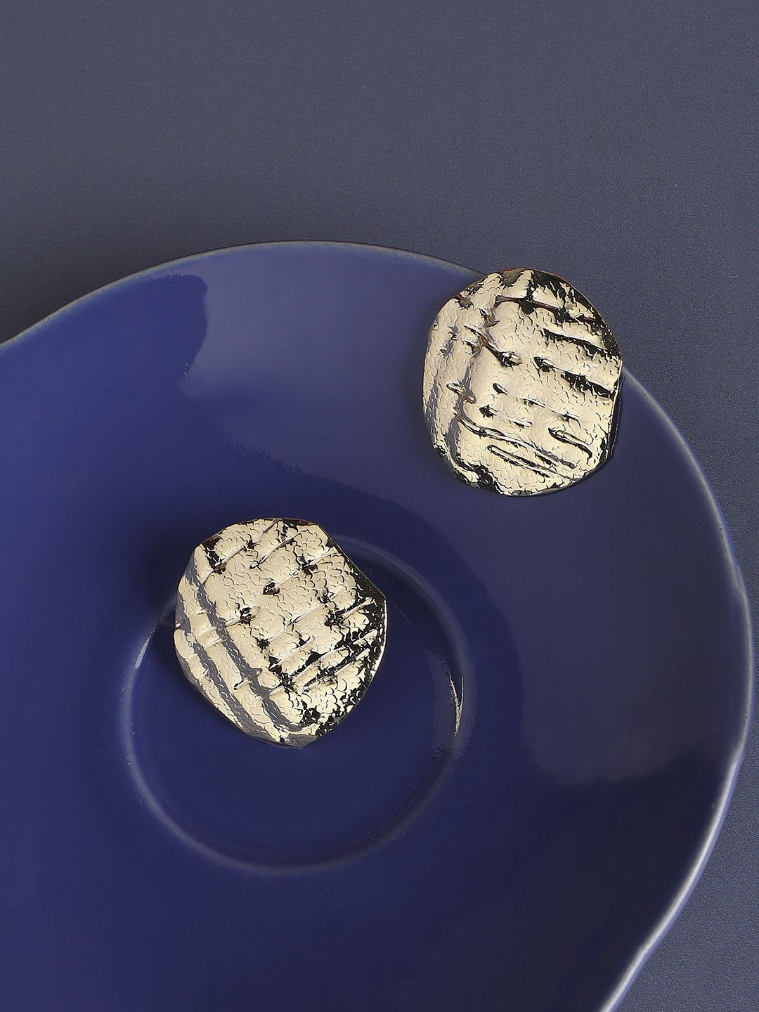 DressBerry Gold-Plated Circular Shaped Dented Textured Studs