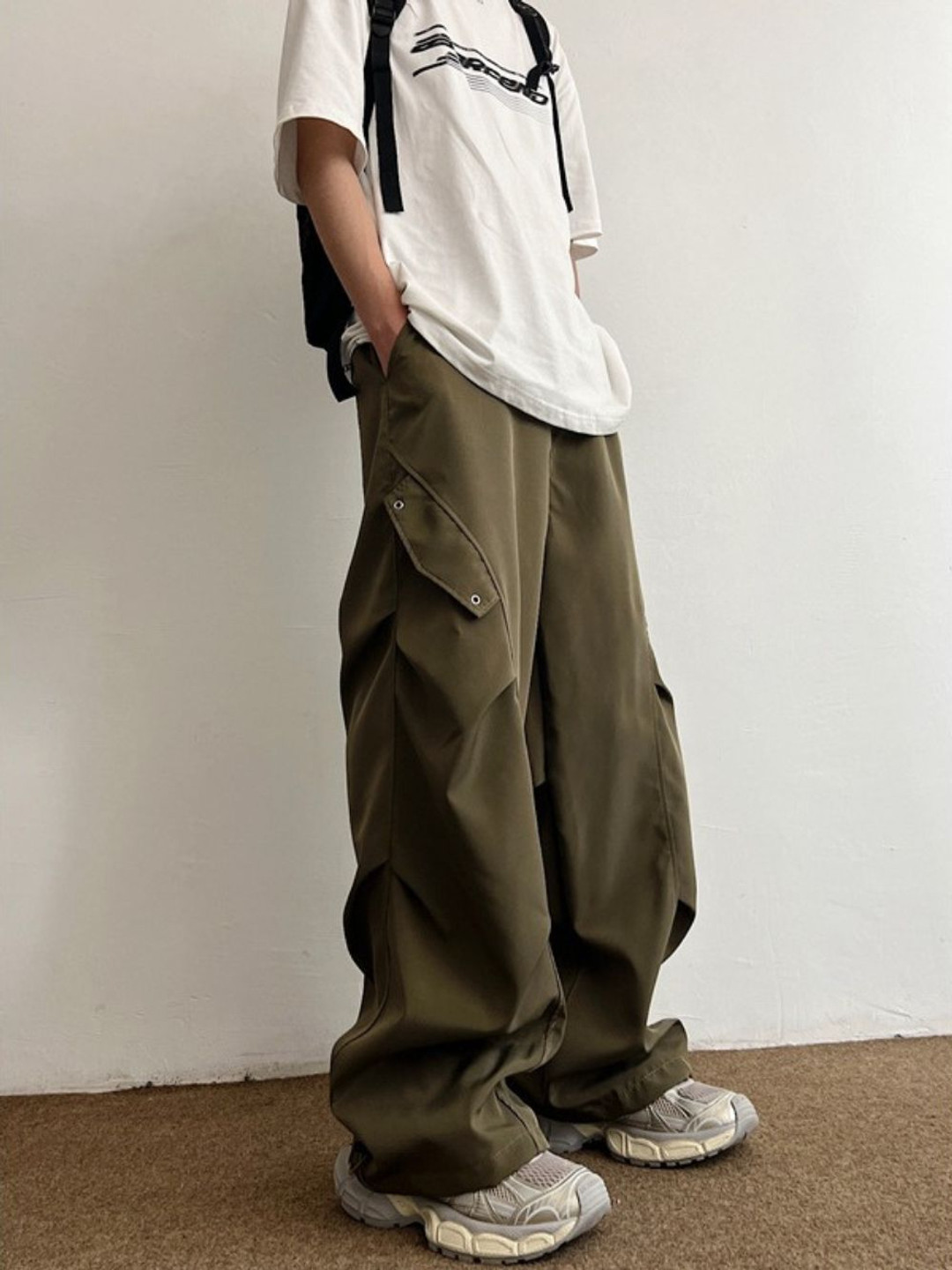 StyleCast Men Relaxed Fit Wide Leg Trousers