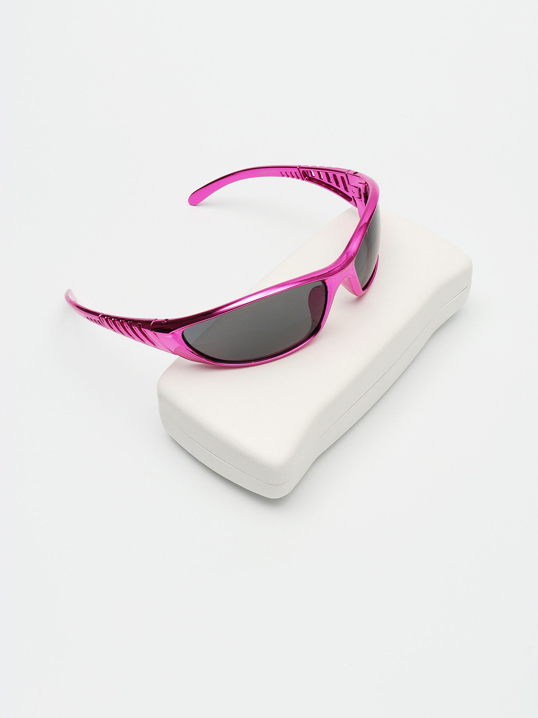 PELLE LUXUR Unisex Butterfly Sunglasses with UV Protected Lens