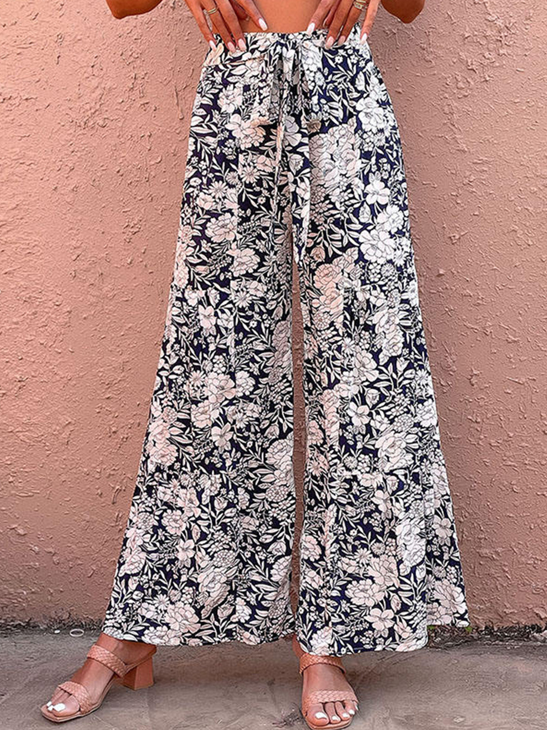 StyleCast Women Black Floral Printed Wide Leg Palazzos