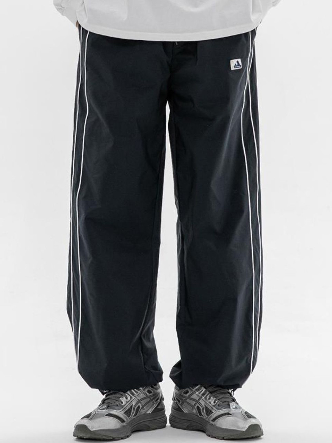 KPOP Men Relaxed Side Stripes Loose Fit Mid-Rise Trousers