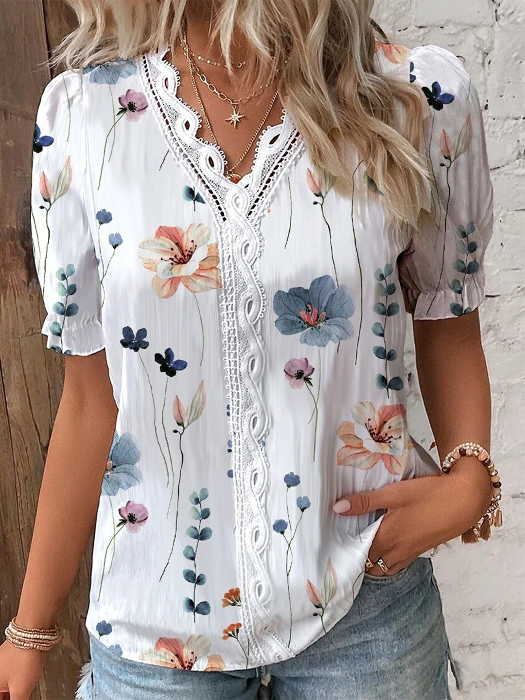 StyleCast White & Blue Floral Printed V Neck Top