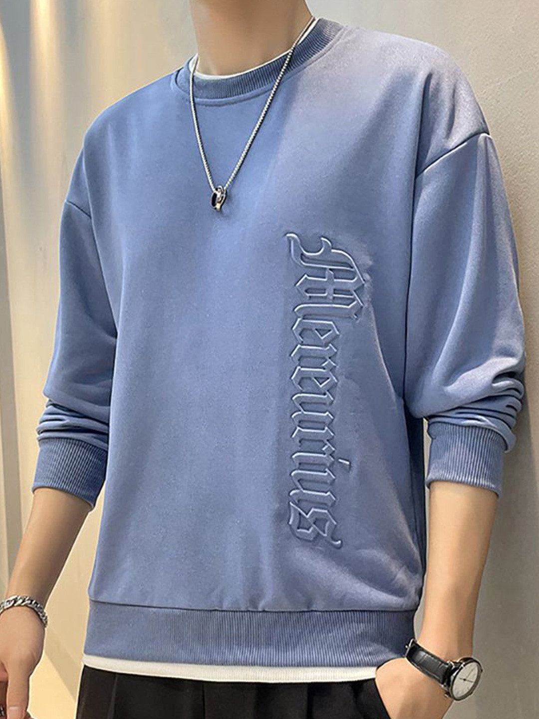 Men's Blue Solid Round Neck Sweatshirt