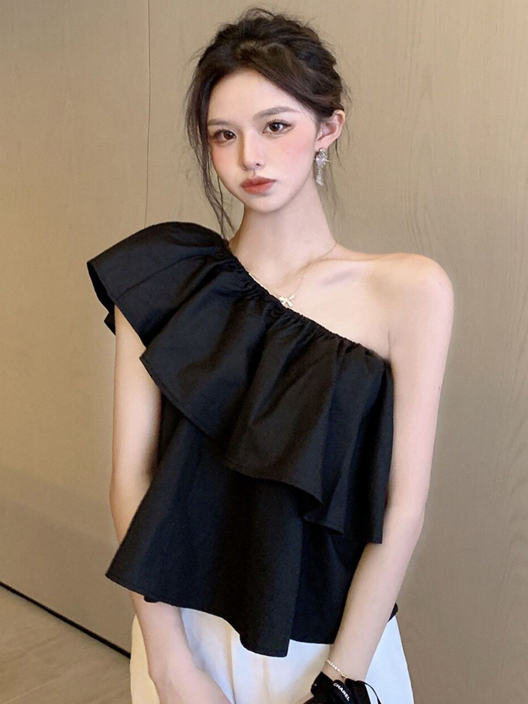 LULU & SKY Ruffled One Shoulder Top