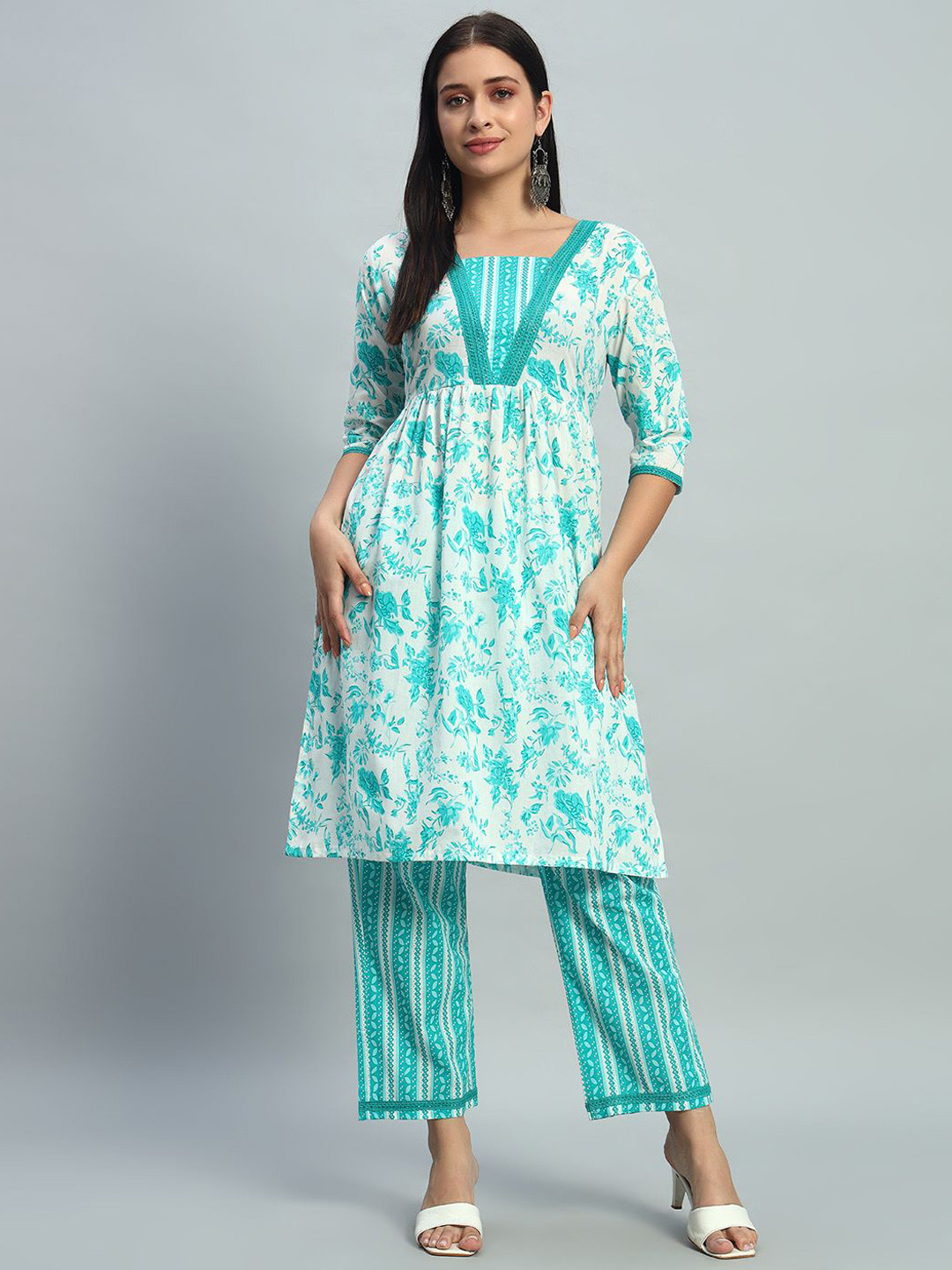 NATURE CRAFT Women Floral Printed Cotton Kurta with Trousers