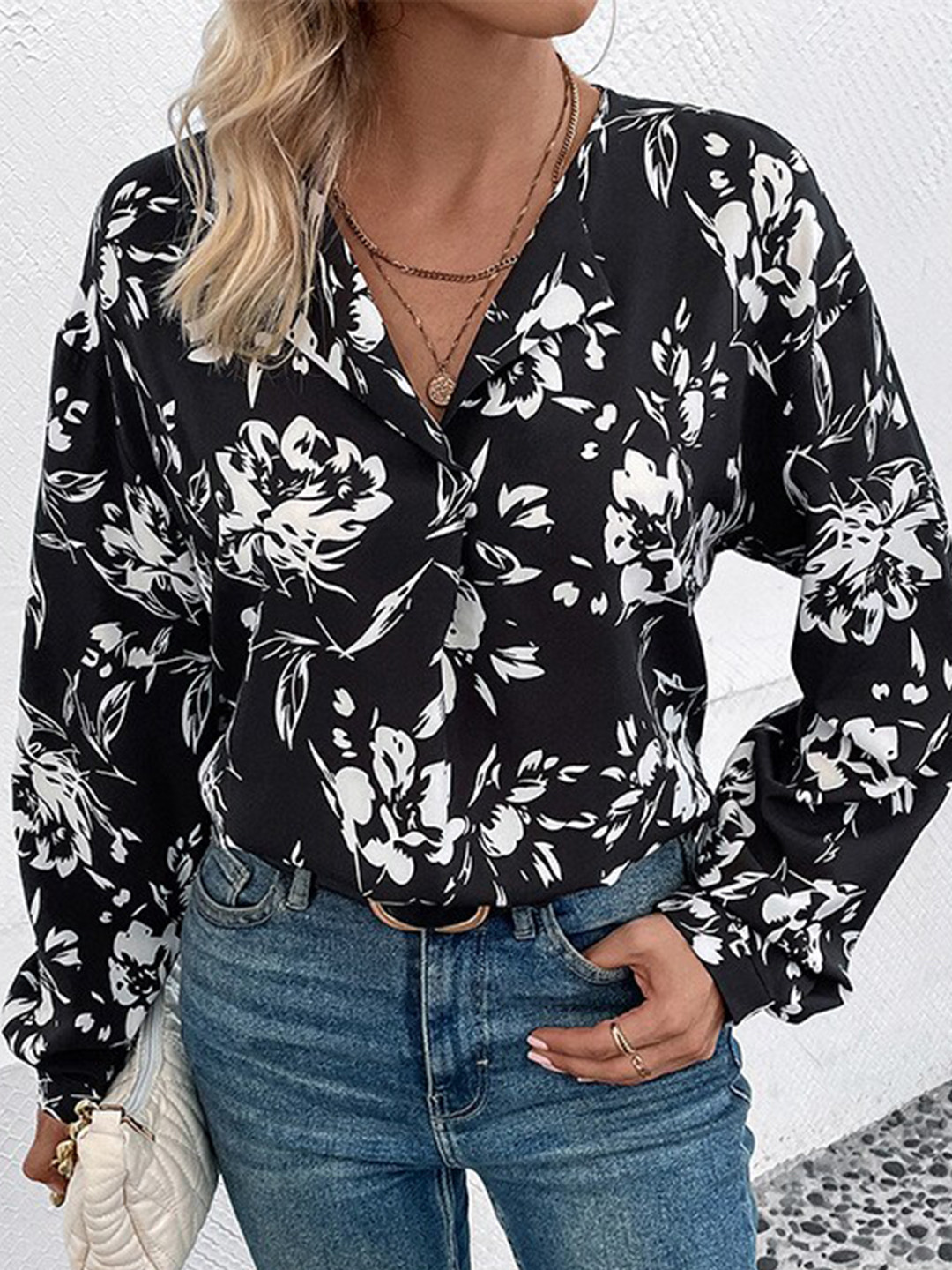 StyleCast Black & White Floral Printed Casual Shirt