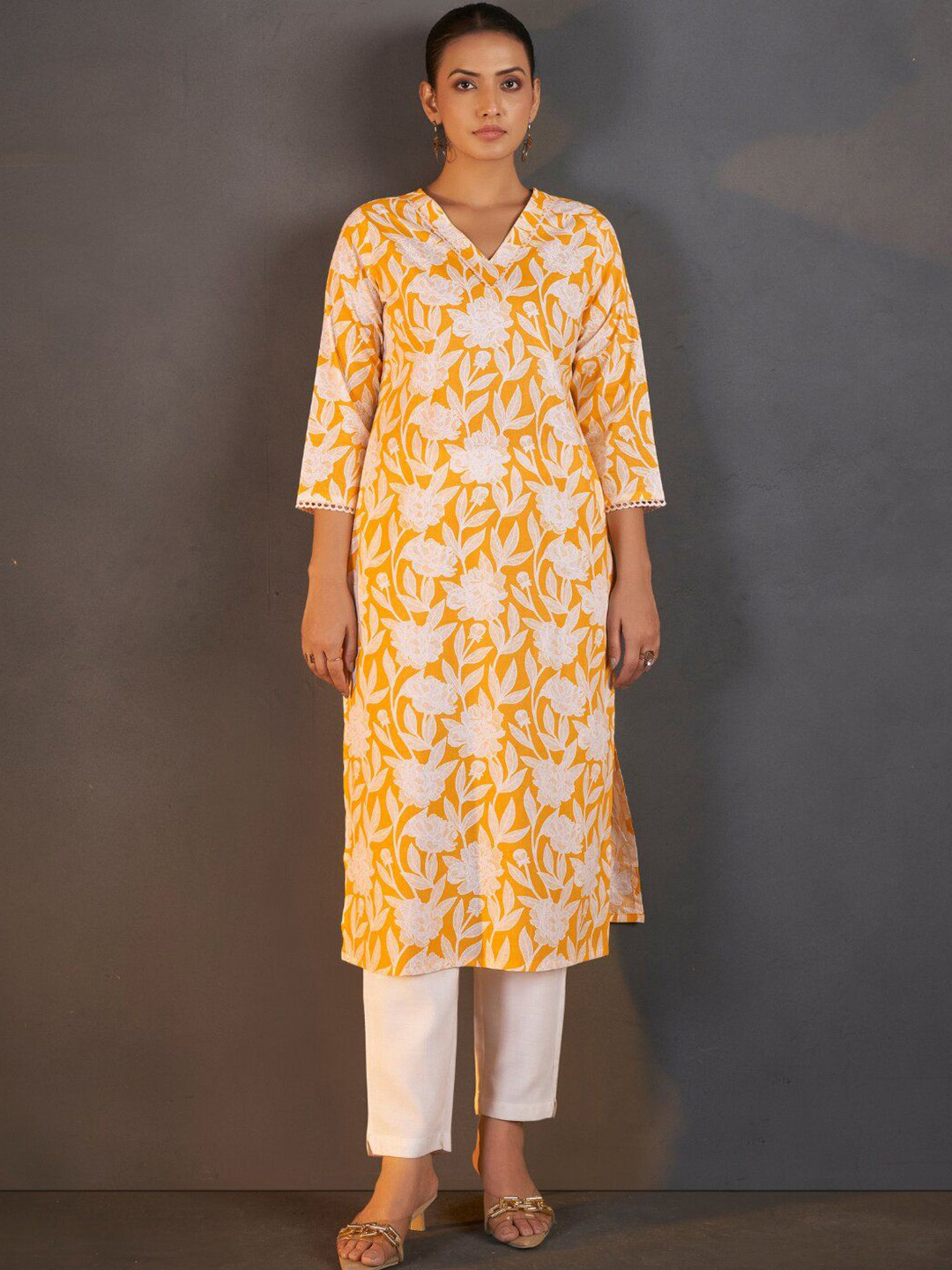 DRESOUL Women Floral Printed Daily Cotton Straight Kurta