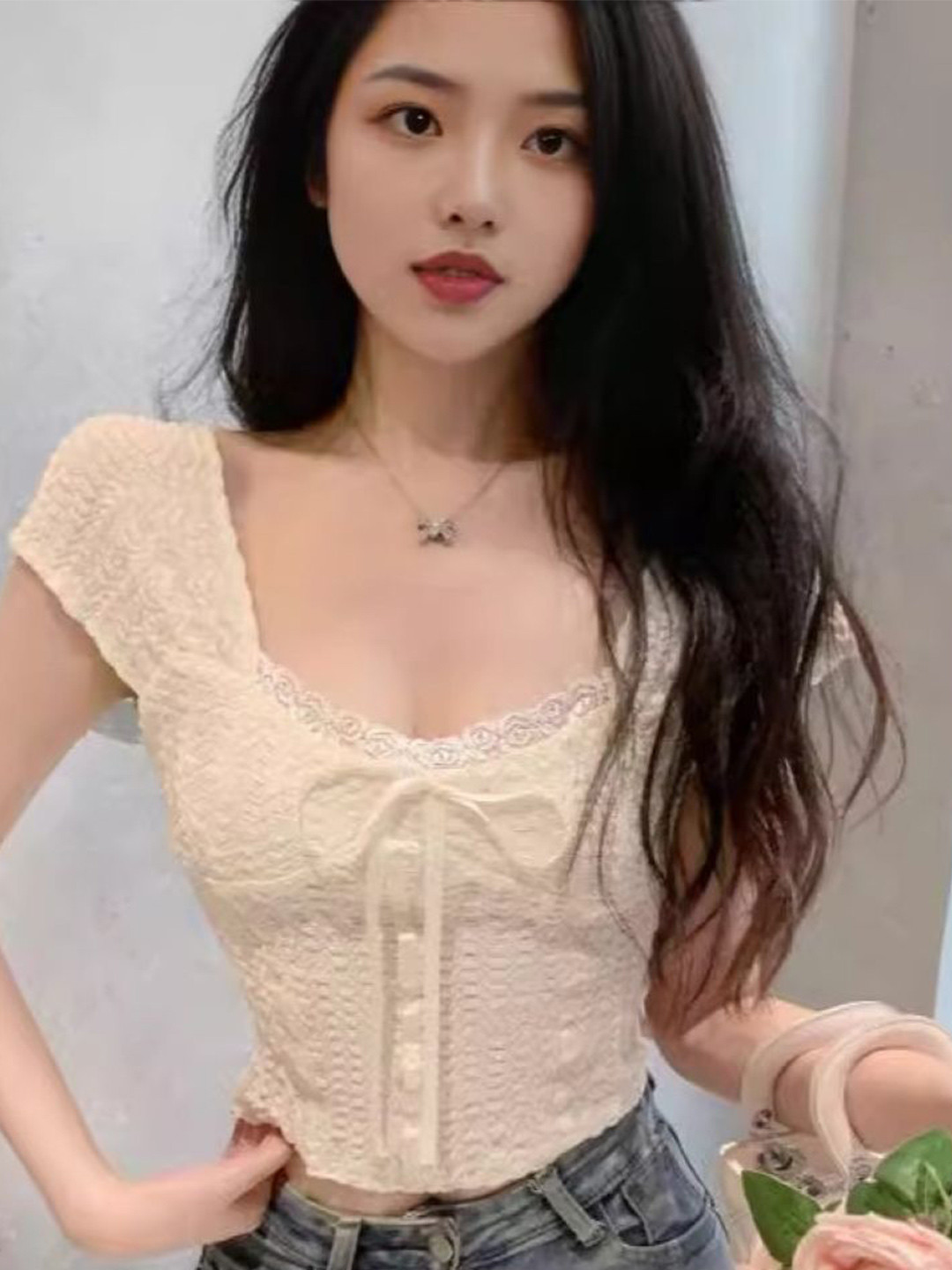 KPOP Women Self Design Sweetheart Neck Cap Sleeves Lace & Bow Detail Crop Top