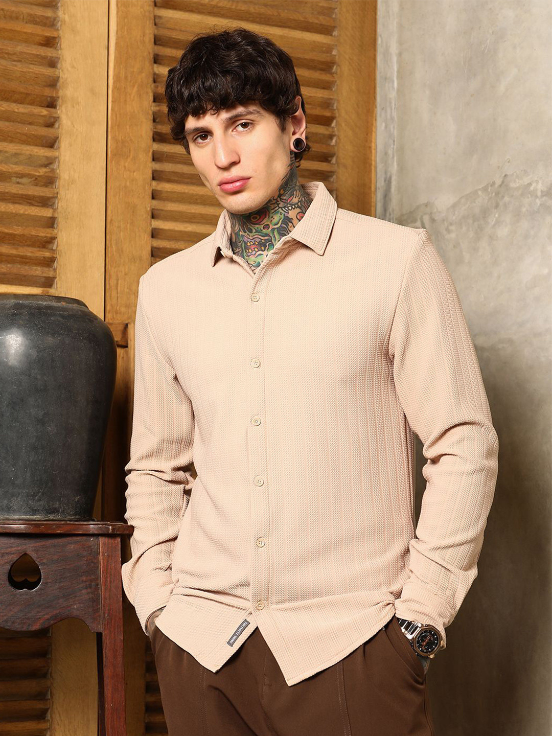 Campus Sutra Chevron-Panel Tactile Spread Collar Comfort Shirt