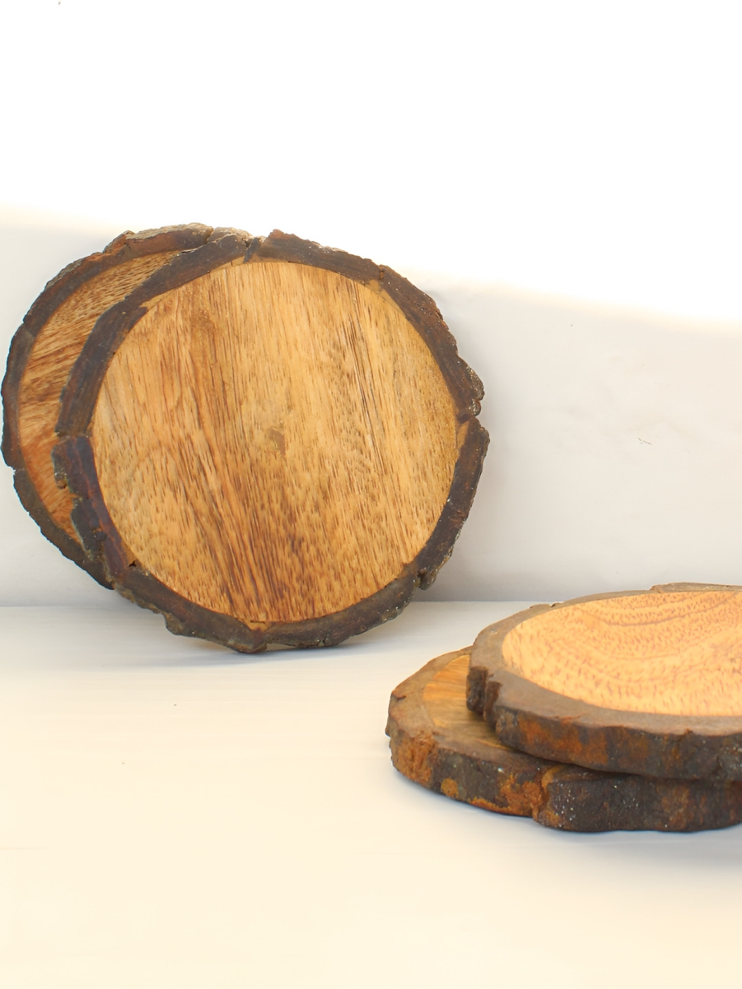 BYORA HOMES Set Of 4 Brown Round Wooded  Coasters