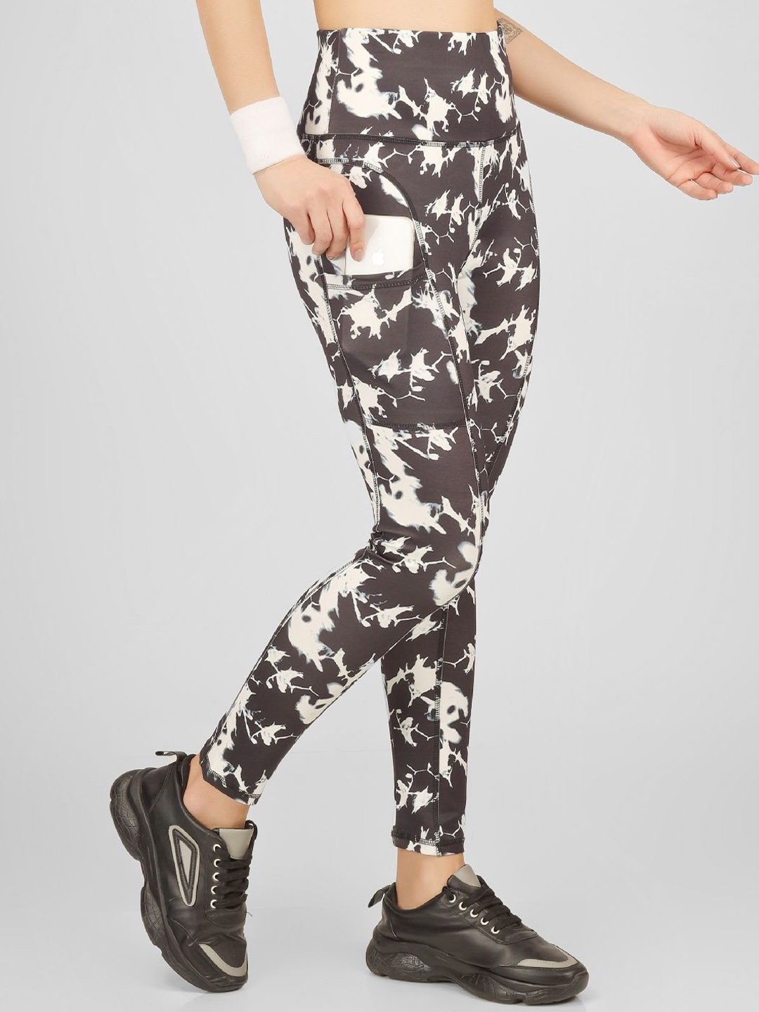 POOJARAN SAREE Printed Full Stretch Dry Fit  Tights