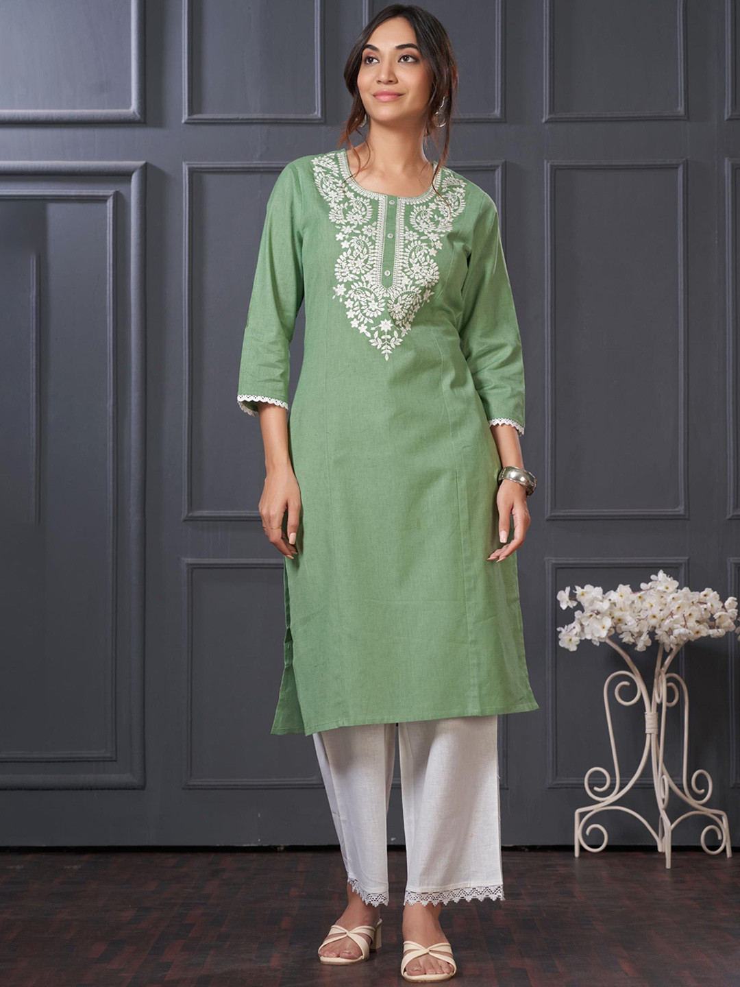 BulBul Women Ethnic Motifs Thread Work Pure Cotton Kurta with Palazzos