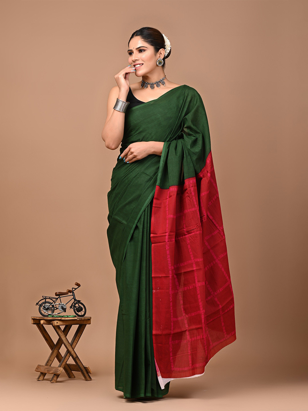 Crafts Moda Solid Pure Cotton Saree with Blouse Piece