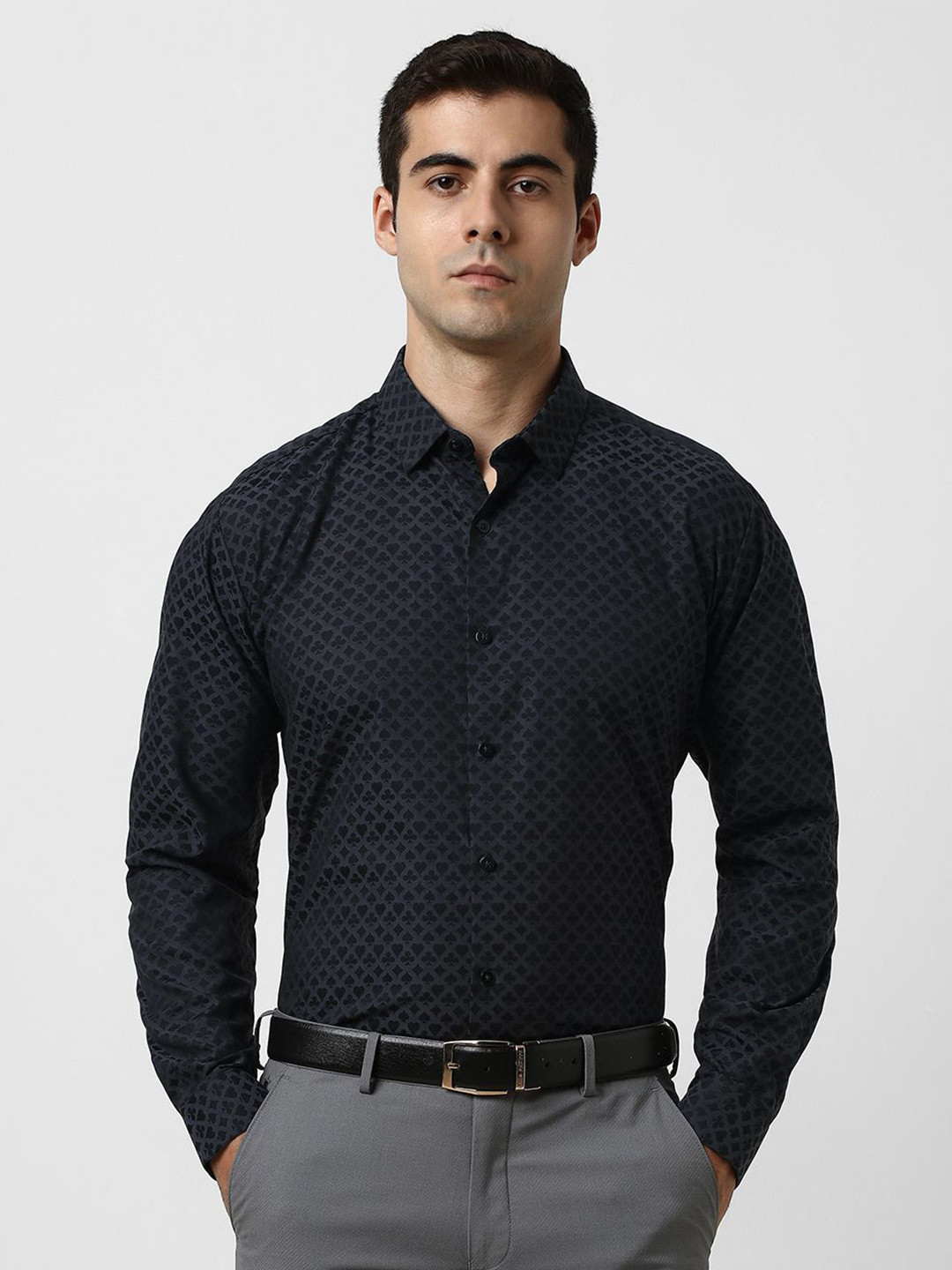 Van Heusen Men Solid Slim Fit Full Sleeves Printed Party Shirt