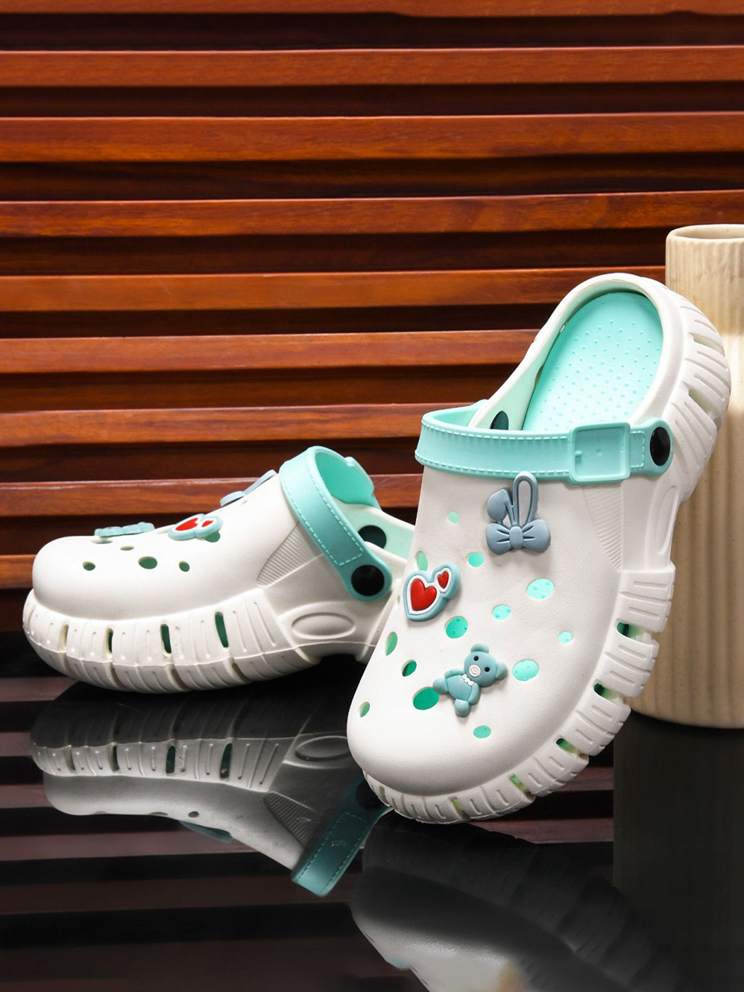 COGS Women Textured Slip-On
