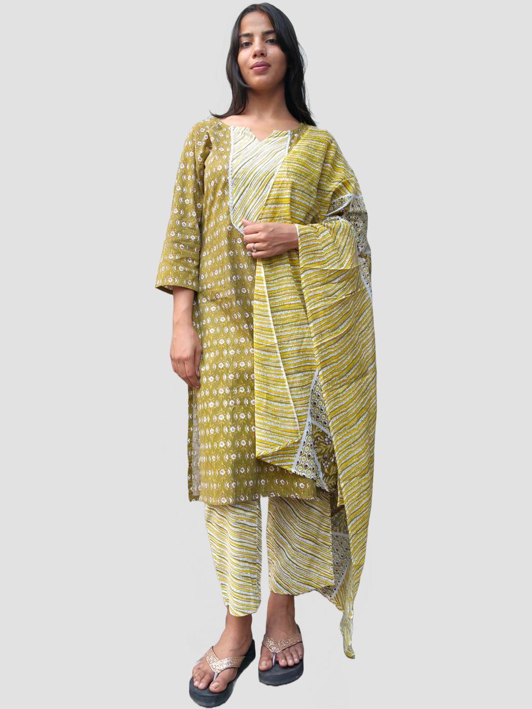 Artisan Glory Women Floral Printed Cotton Kurta with Trousers & Dupatta